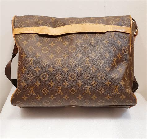 louis vuitton messenger bag abbesses